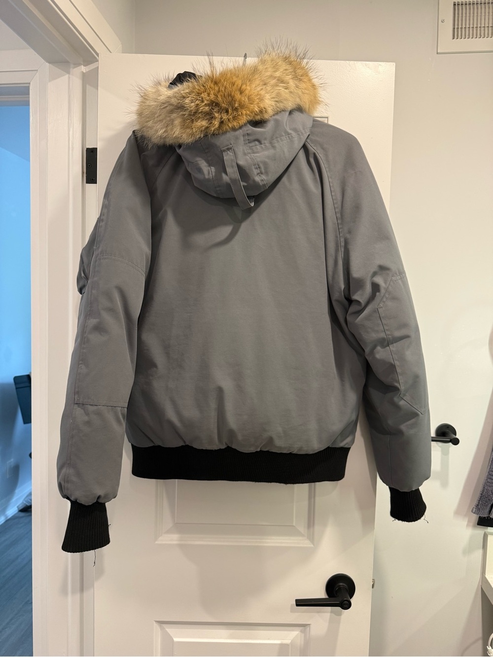 Canada Goose Chilliwack Men's Bomber Parka with Fur-Trim Hood - Picture 2 of 15